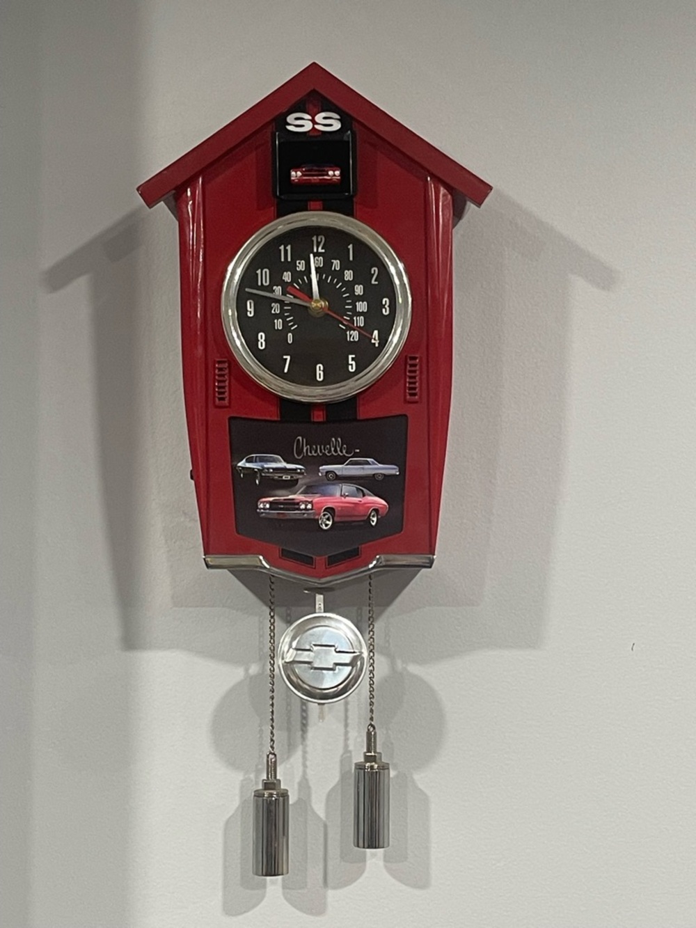 Bradford Exchange Chevy Bel Air Cuckoo Clock w/ Missing Pendulum. Like New